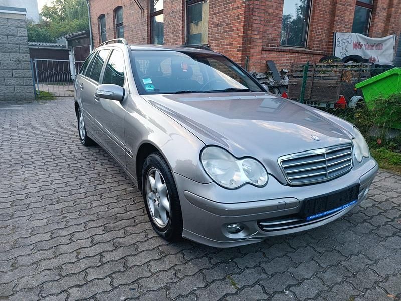 Silber Gebraucht 2004 Mercedes C220 Kombi | 2.700 € (Fairer Preis) - Bild 1/4