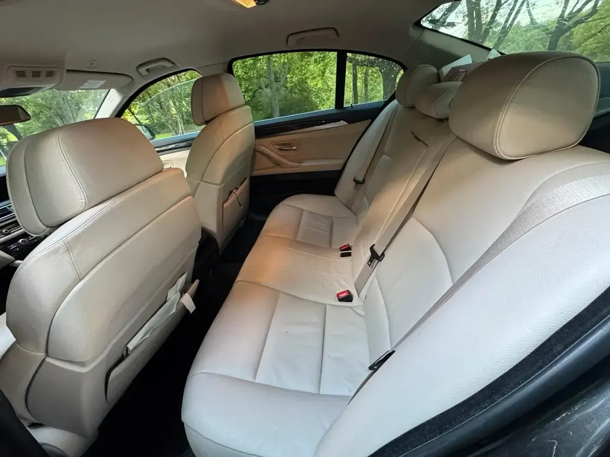 Gebraucht BMW 523 204 PS (150 kW) 2011 Grau Limousine