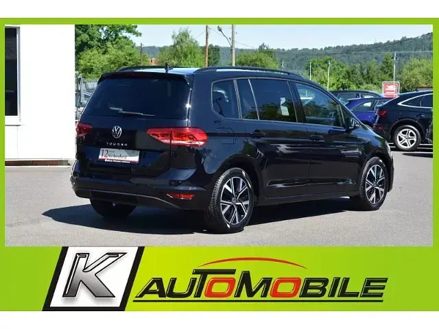 Gebraucht VW Touran Comfortline 150 PS (110 kW) 2024 Schwarz Van / Kleinbus
