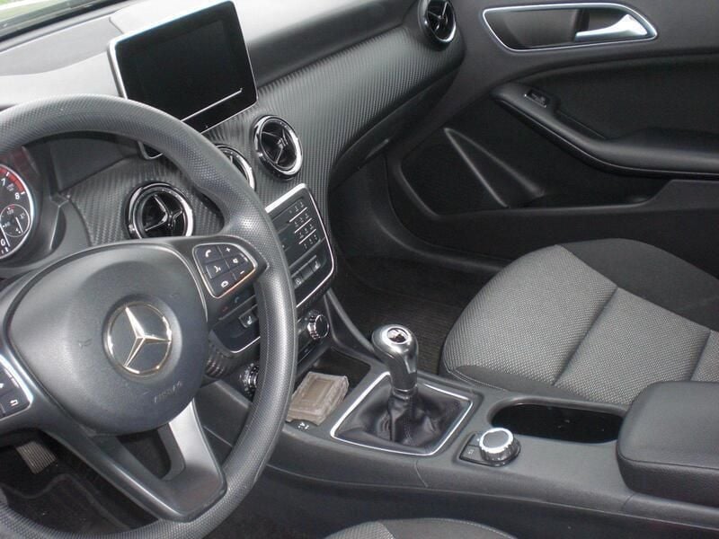Schwarz Gebraucht 2016 Mercedes GLA180 SUV | 14.499 € (Guter Preis) - Bild 1/4