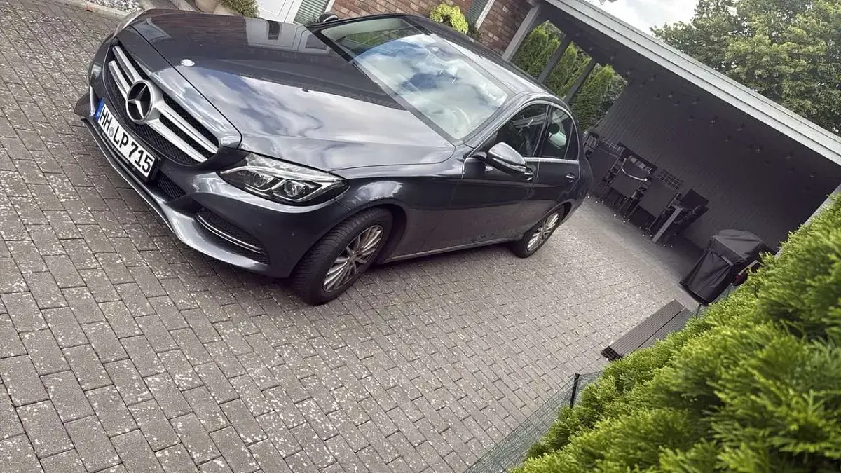 Gebraucht Mercedes C180 156 PS (114 kW) 2014 Grau Limousine