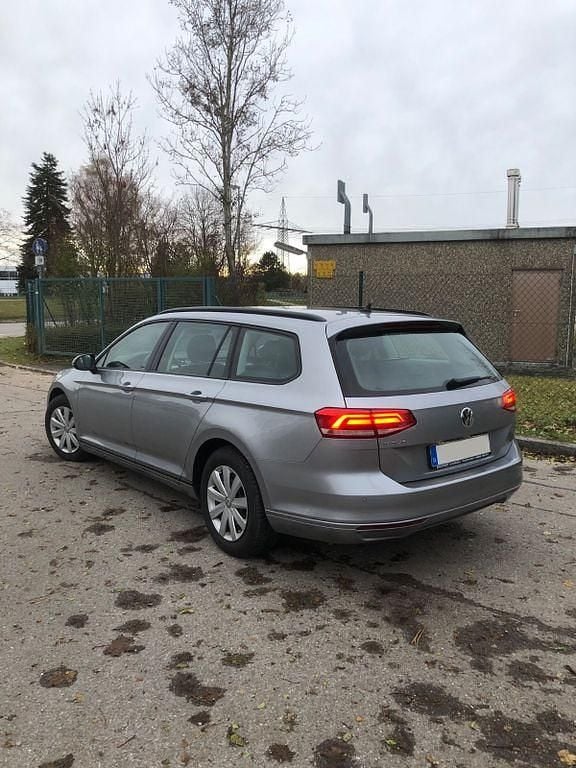 Gebraucht VW Passat Trendline 150 PS (110 kW) 2018 Grau Kombi