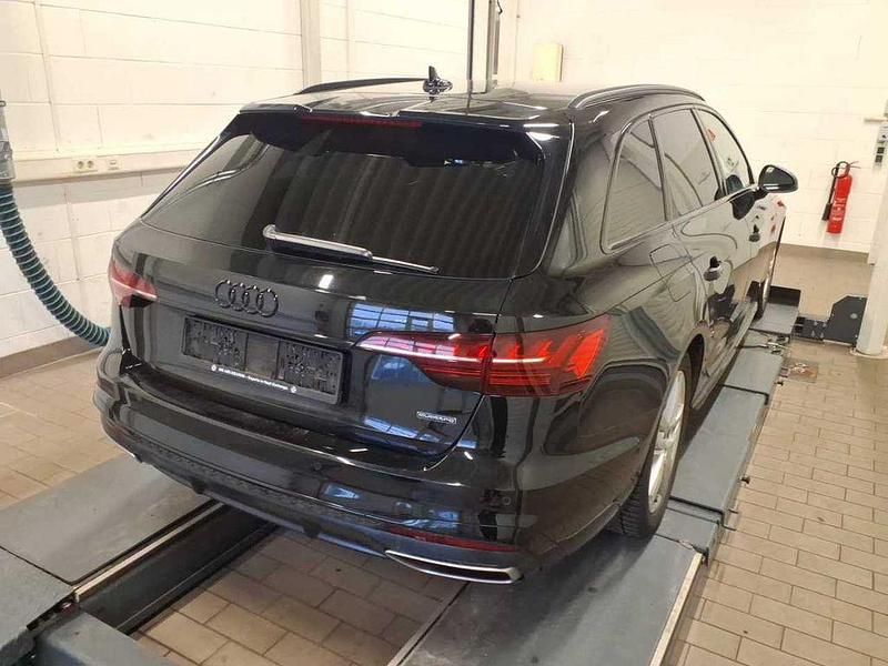 Gebraucht Audi A4 Competition 204 PS (150 kW) 2022 Mythosschwarz metallic Kombi