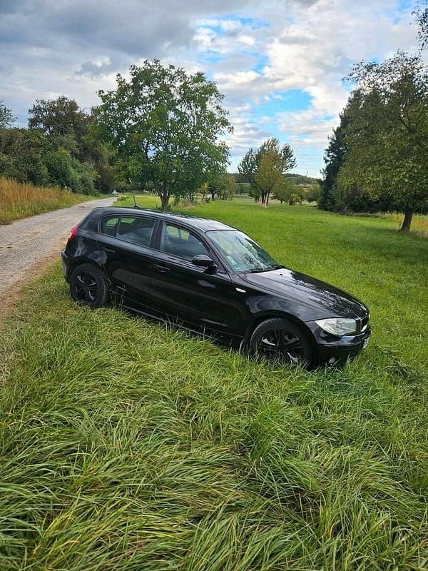 Gebraucht BMW 118 130 PS (95 kW) 2006 Schwarz Kleinwagen