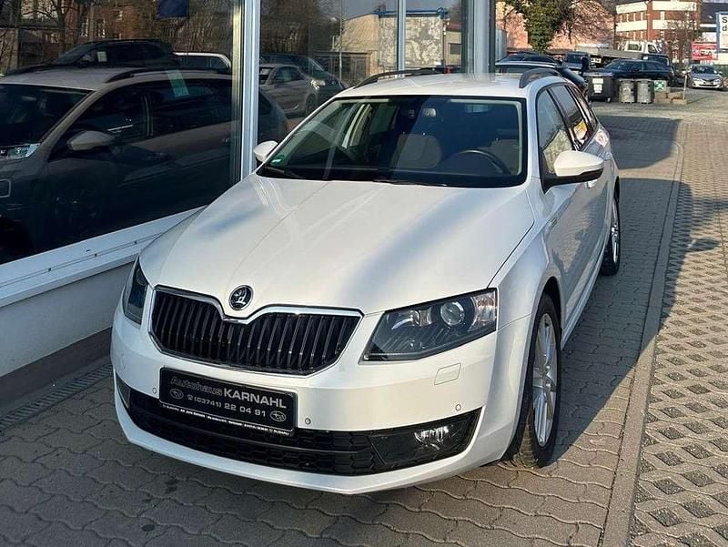 Gebraucht Skoda Octavia Style 150 PS (110 kW) 2016 Moonweiss metallic Kleinwagen
