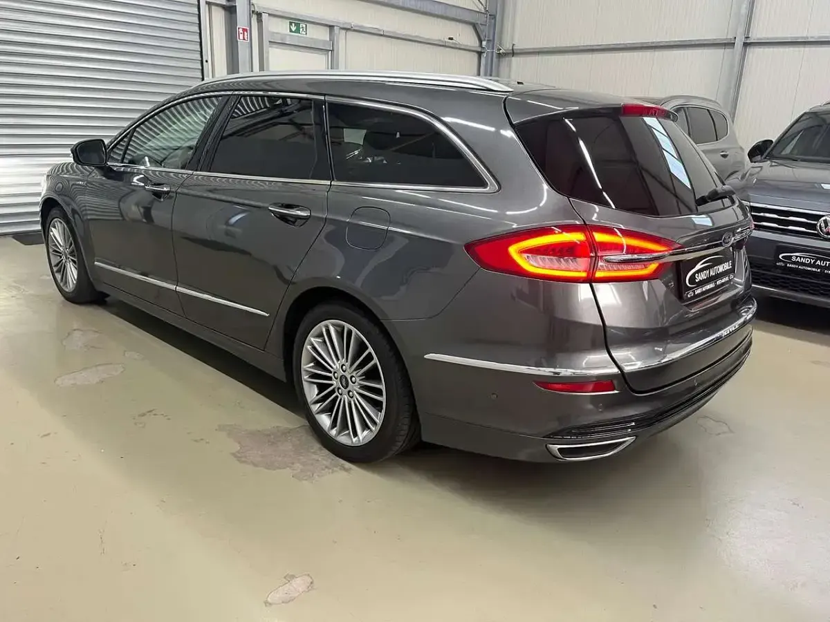 Gebraucht Ford Mondeo Premium 179 PS (131 kW) 2018 Magneticgrau (metallic) Kombi
