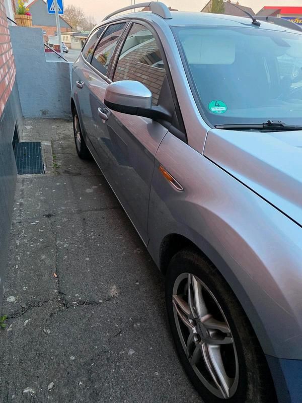Gebraucht Ford Mondeo 150 PS (110 kW) 2008 Silber Kombi