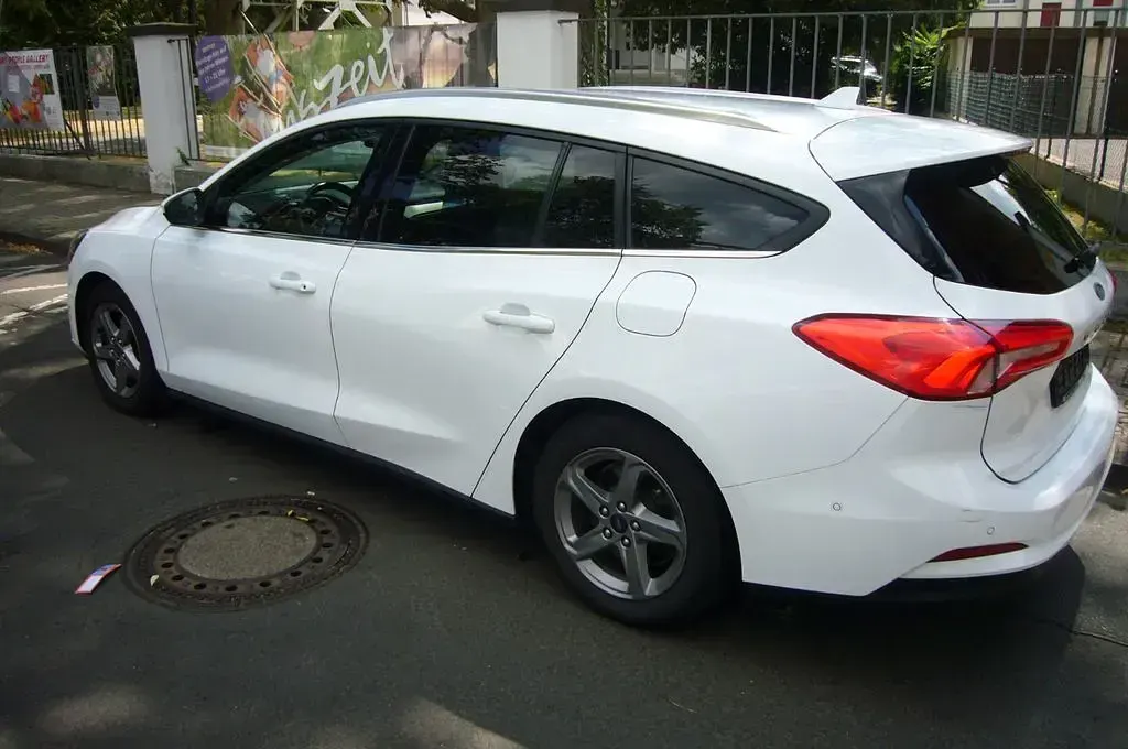 Gebraucht Ford Focus ST-Line 120 PS (88 kW) 2020 Weiß Limousine
