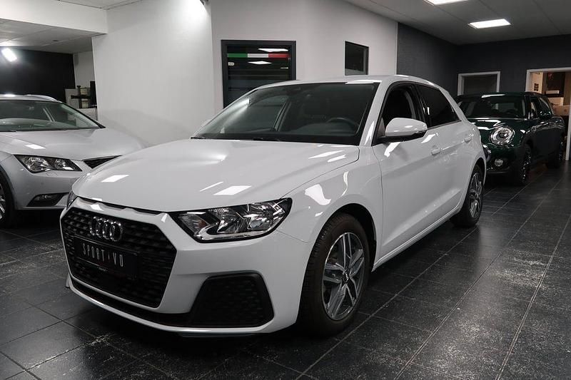 Gletscherweiss Gebraucht 2022 Audi A1 Sportback Basis Kleinwagen | 20.490 € (Fairer Preis) - Bild 1/4