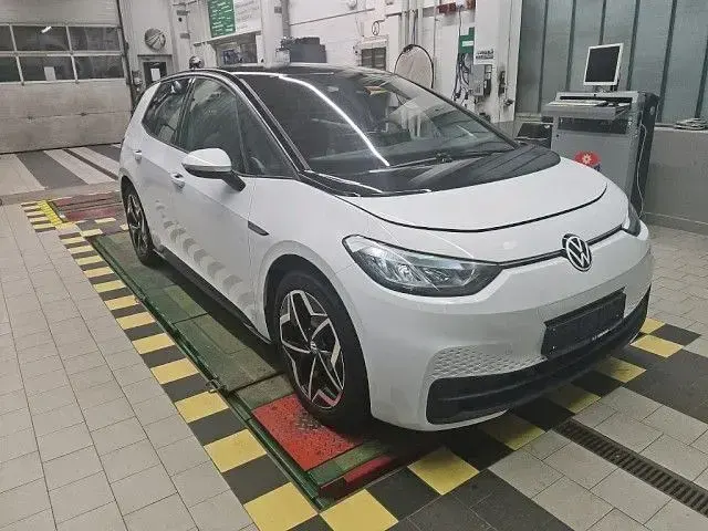 Usata VW ID.3 Pro 106 kW (145 CV) 2021 Bianco Utilitaria