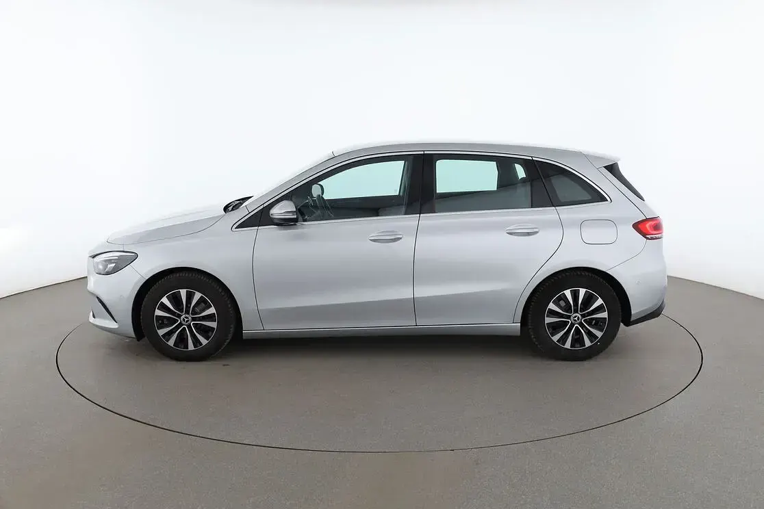 Gebraucht Mercedes B200 Progressive 163 PS (119 kW) 2021 Grau Kleinwagen
