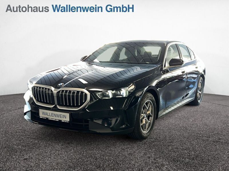 Schwarz Gebraucht 2023 BMW 520 Sport Line Limousine | 53.500 € (Fairer Preis) - Bild 1/4