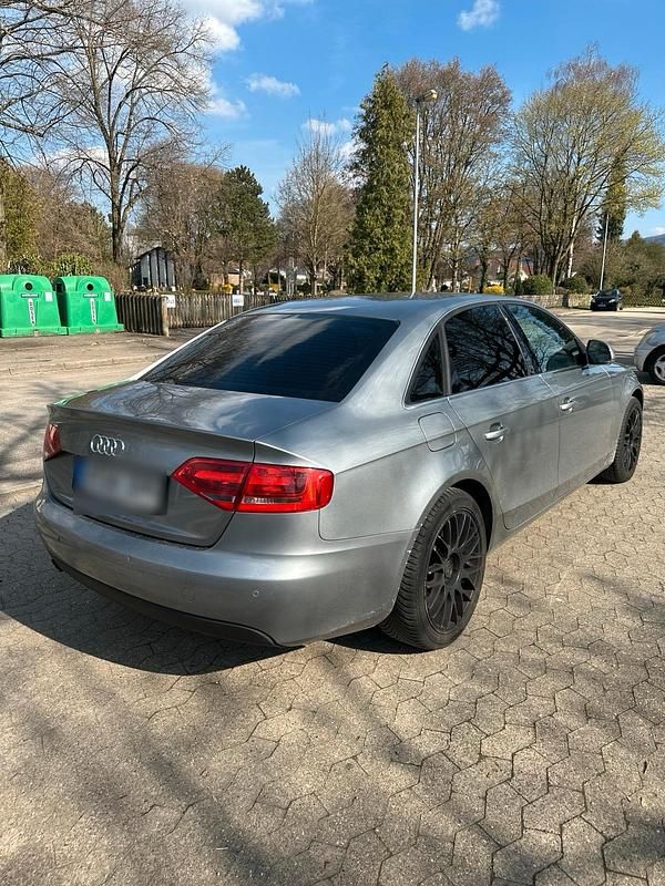 Gebraucht Audi A4 2009 Grau Limousine