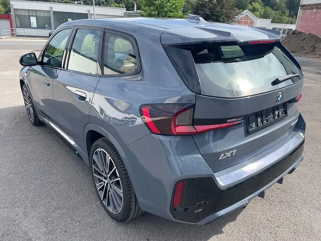 Gebraucht BMW iX1 M Sport 150 kW (204 PS) 2025 Grau SUV