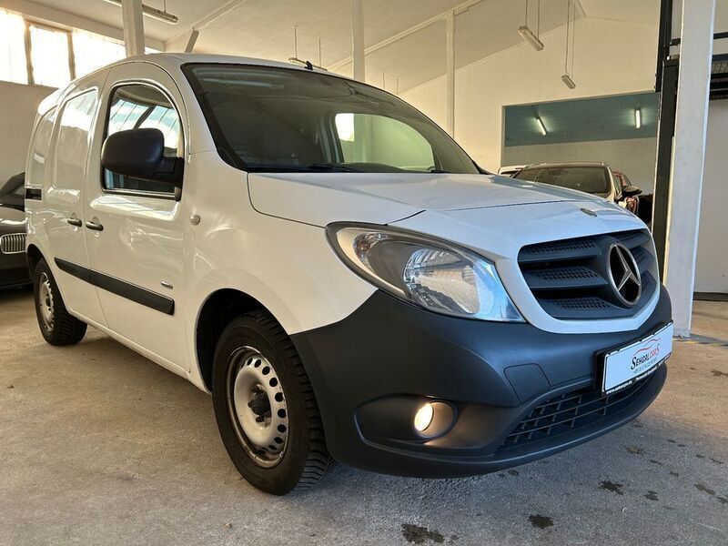 Weiß Gebraucht 2017 Mercedes Citan 109 Van / Kleinbus | 8.450 € (Fairer Preis) - Bild 1/4