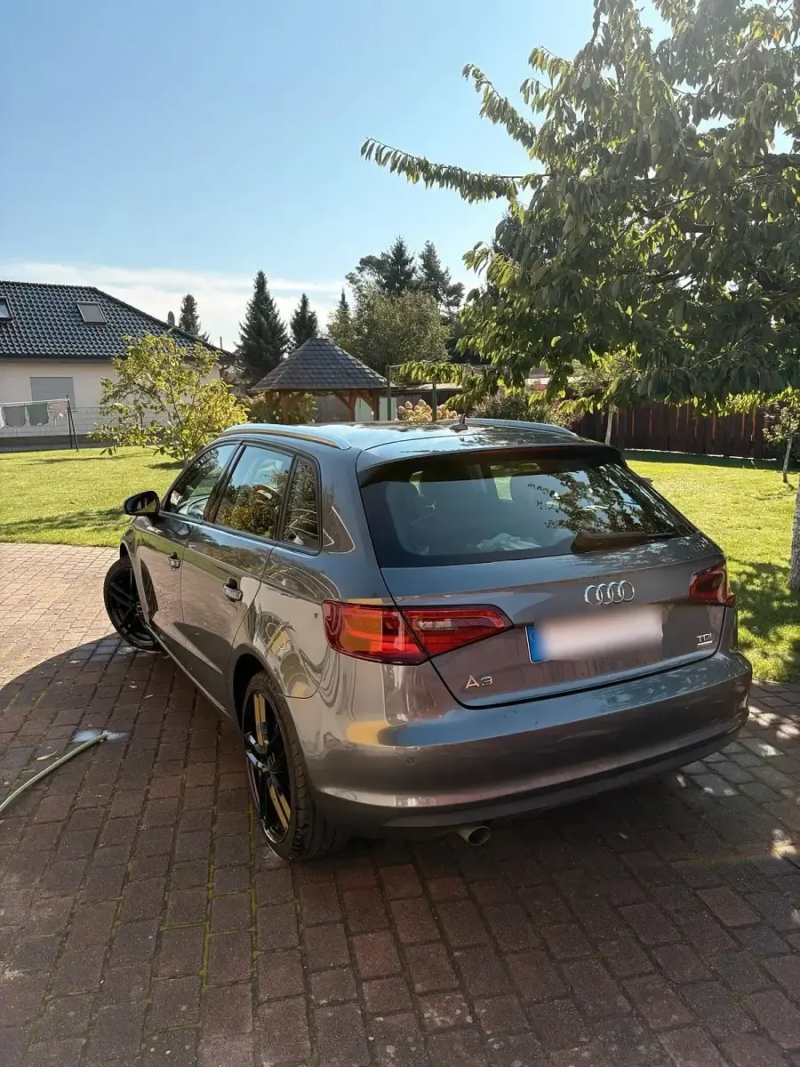 Gebraucht Audi A3 110 PS (80 kW) 2015 Grau Limousine