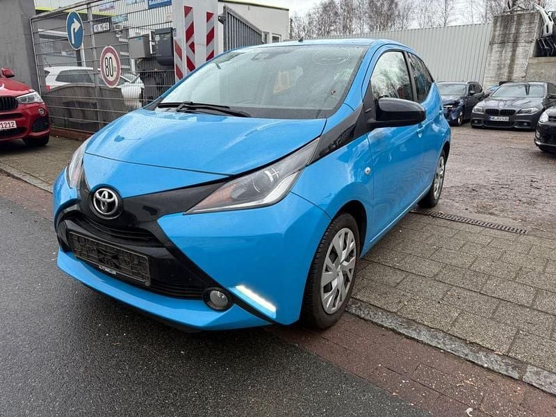 Blau Gebraucht 2015 Toyota Aygo X-cite Kleinwagen | 6.500 € (Fairer Preis) - Bild 1/4