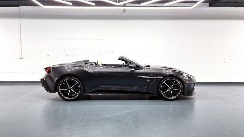 Grau Gebraucht 2018 Aston Martin Vanquish Cabrio | 703.300 € - Bild 1/4