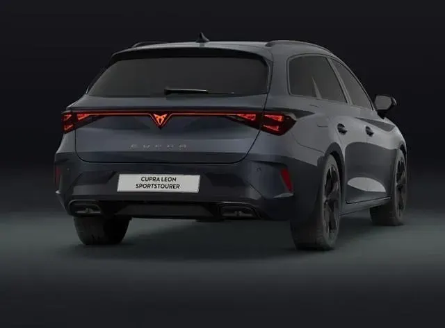 Neu Cupra Leon 150 PS (110 kW) 2026 Magnetic grau metallic magnetic grau metallic Kombi