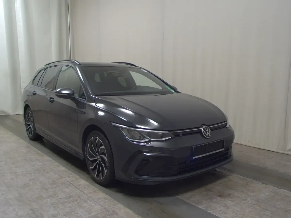 Gebraucht VW Golf VIII R-line 150 PS (110 kW) 2023 Grau Kombi