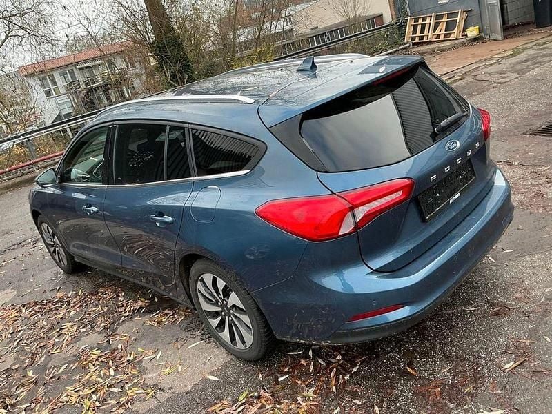 Gebraucht Ford Focus Cool & Connect 125 PS (91 kW) 2020 Blau Limousine