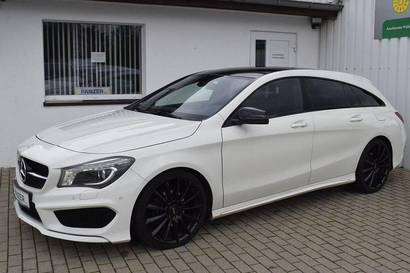 Weiß Gebraucht 2016 Mercedes CLA200 Shooting Brake AMG Kombi | 13.490 € (Guter Preis) - Bild 1/4