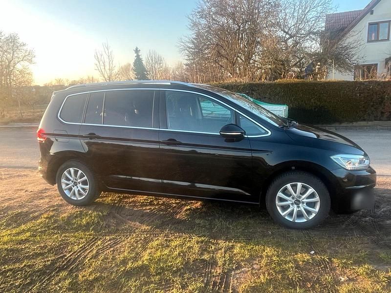 Gebraucht VW Touran Highline 150 PS (110 kW) 2016 Schwarz Van / Kleinbus