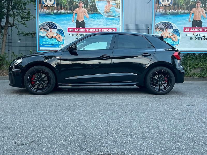 Schwarz Gebraucht 2019 Audi A1 Sportback Ambiente Kleinwagen | 23.800 € (Fairer Preis) - Bild 1/4