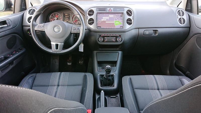 Braun Gebraucht 2012 VW Golf VII Match Kombi | 9.990 € (Etwas zu teuer) - Bild 1/4