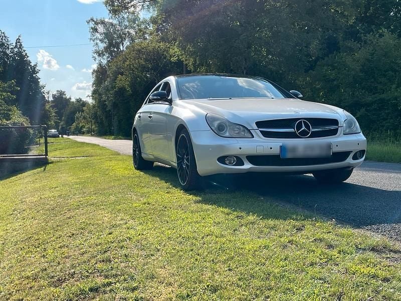 Andere außenfarben Gebraucht 2006 Mercedes CLS320 Coupé | 6.150 € (Fairer Preis) - Bild 1/4