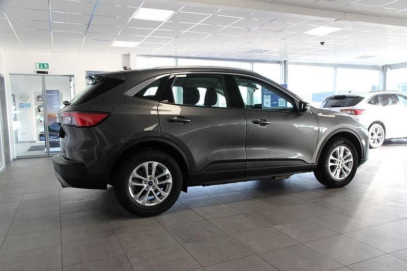 Gebraucht Ford Kuga Titanium 152 PS (111 kW) 2022 Grau SUV