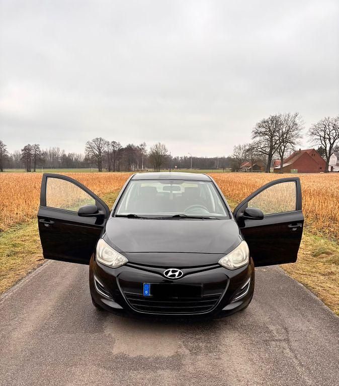 Gebraucht Hyundai i20 Classic 86 PS (63 kW) 2012 Schwarz Kleinwagen