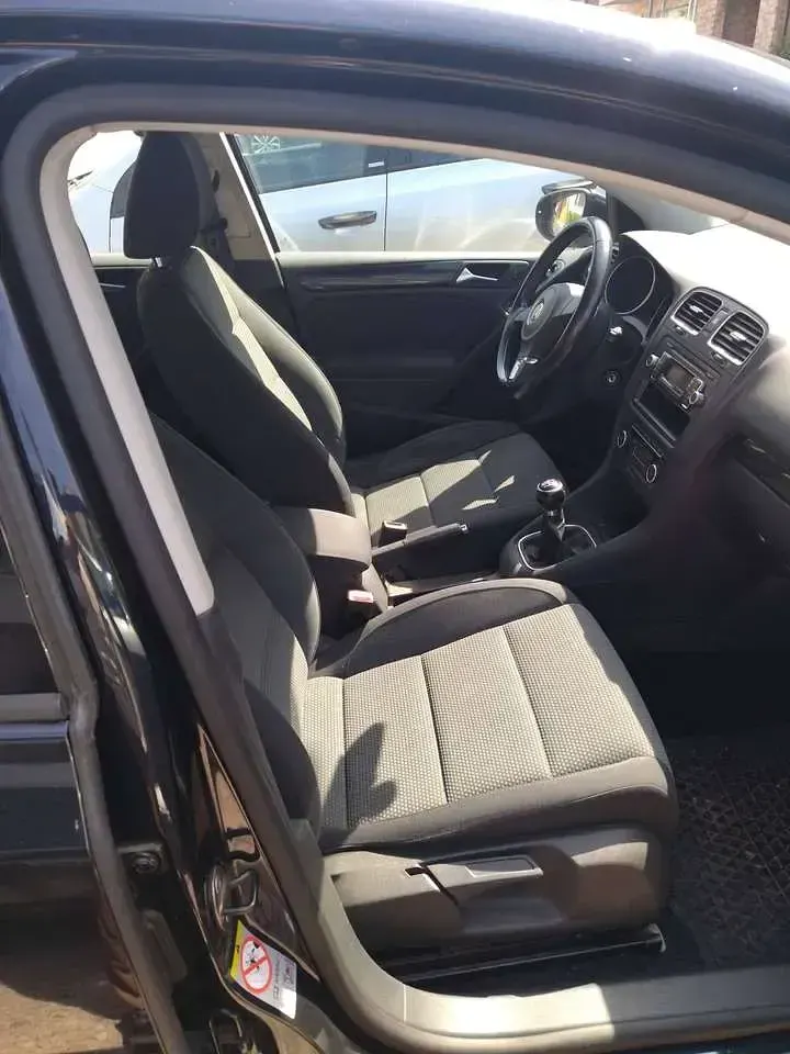 Gebraucht VW Golf VI Comfortline 105 PS (77 kW) 2011 Schwarz Kleinwagen
