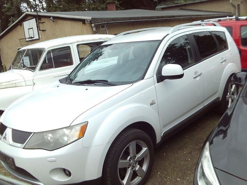 Weiß Gebraucht 2008 Mitsubishi Outlander SUV | 2.900 € (Superpreis) - Bild 1/4