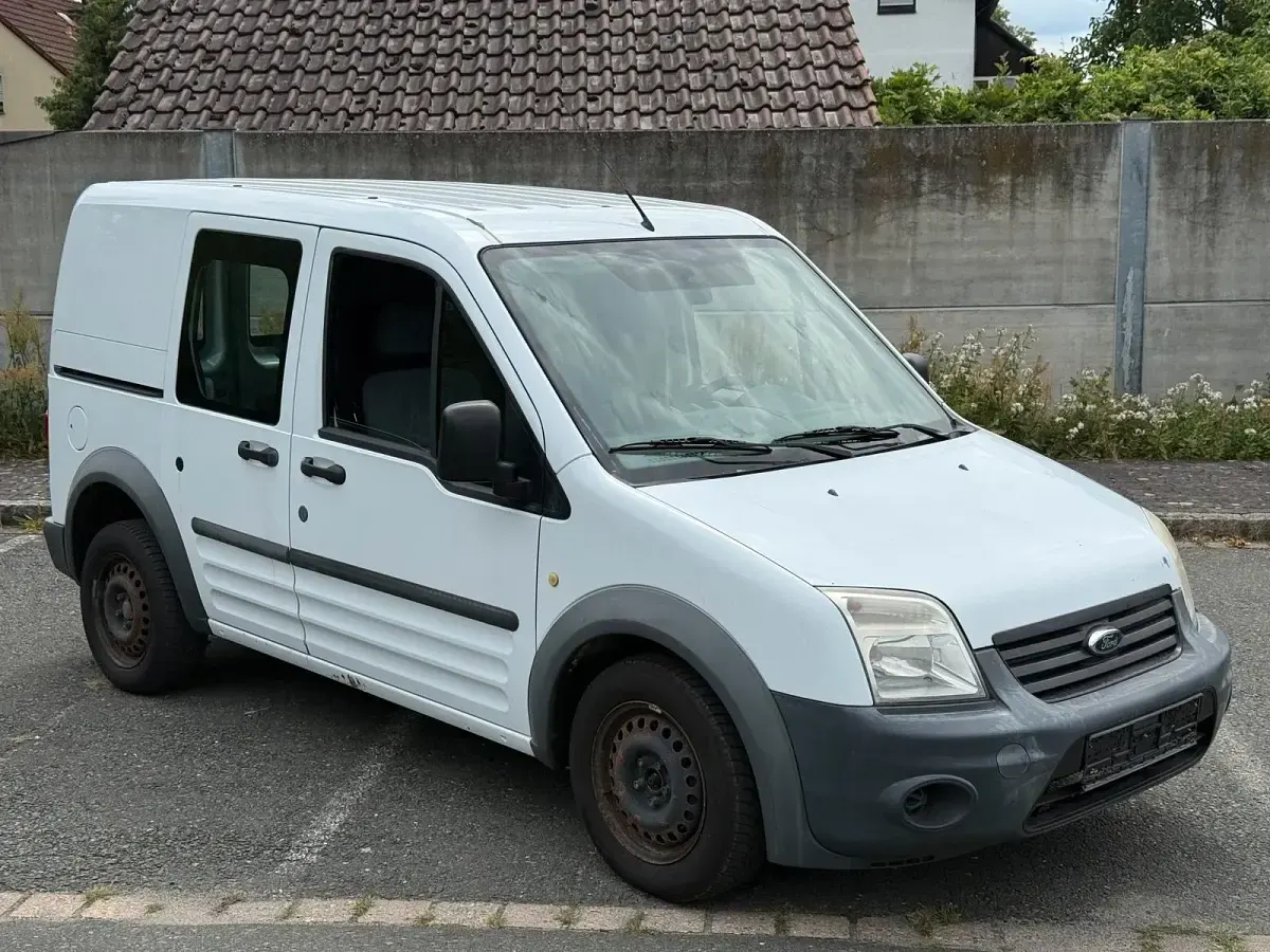 Gebraucht Ford Tourneo Connect 75 PS (55 kW) 2013 Weiß Van / Kleinbus