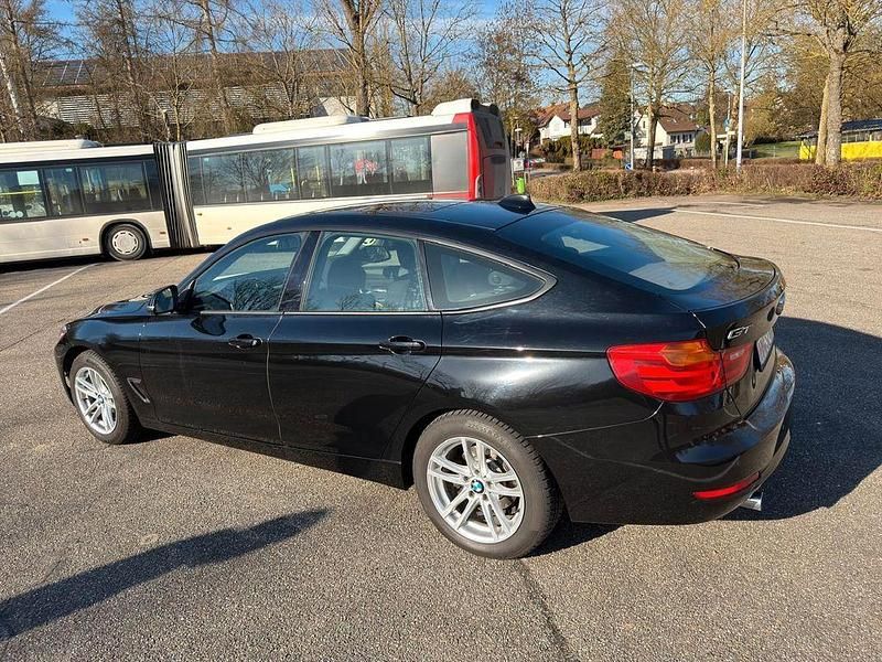 Gebraucht BMW 320 Gran Turismo 184 PS (135 kW) 2013 Schwarz Limousine