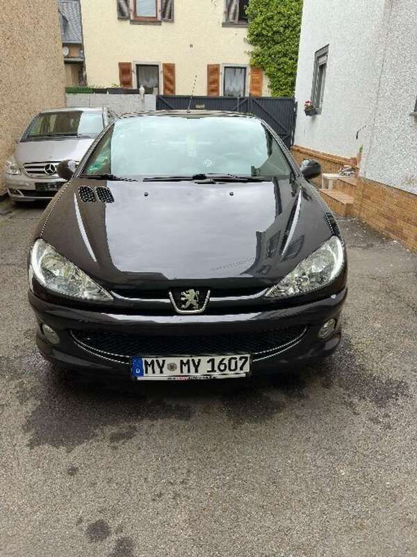 Gebraucht 2005 Peugeot 206 CC Tendance Cabrio | 2.000 € (Teuer) - Bild 1/4