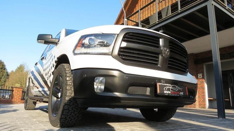 Weiß Gebraucht 2016 Dodge Ram Abholung | 27.890 € (Guter Preis) - Bild 1/4