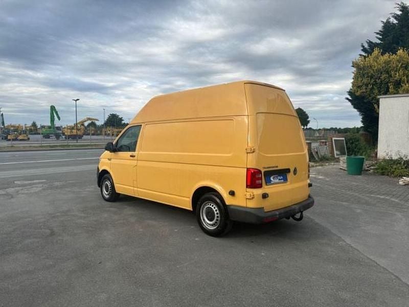 Gebraucht VW T6 150 PS (110 kW) 2017 Inkagelb Van