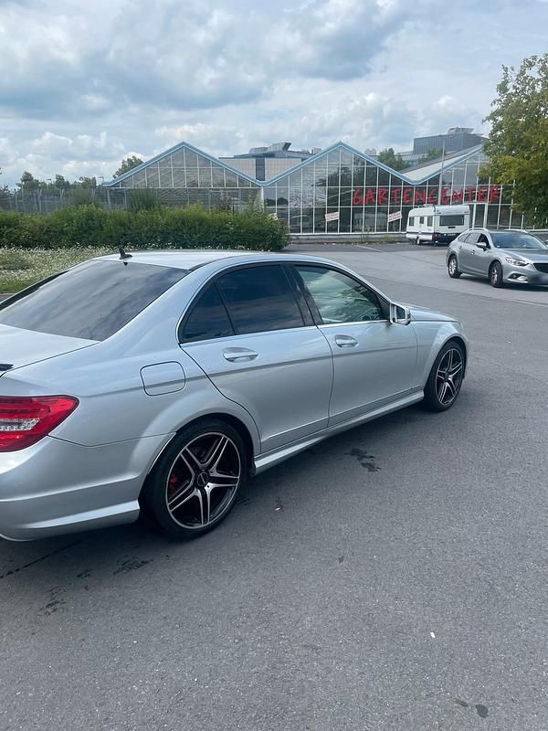Gebraucht Mercedes C350 306 PS (225 kW) 2011 Silber Limousine
