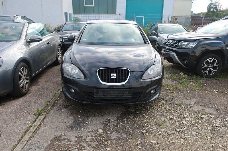 Schwarz Gebraucht 2011 Seat Leon Stylance Limousine | 2.320 € (Superpreis) - Bild 1/4