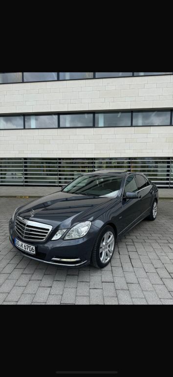 Grau Gebraucht 2012 Mercedes E350 Elegance Limousine | 8.000 € (Superpreis) - Bild 1/4