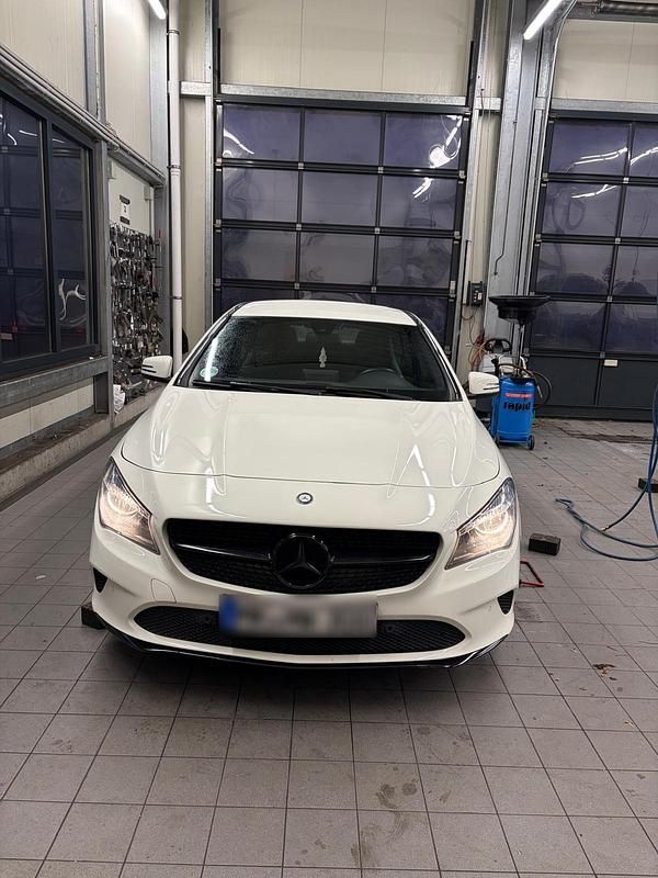 Gebraucht Mercedes CLA200 156 PS (114 kW) 2016 Weiß Coupé