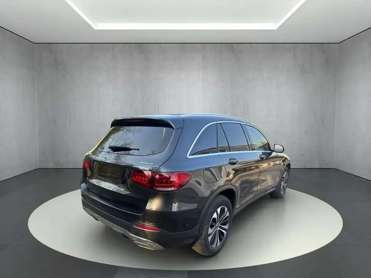 Gebraucht Mercedes GLC300 300 PS (220 kW) 2021 Schwarz SUV