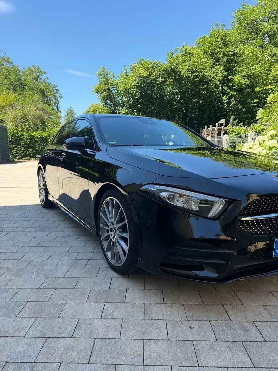 Gebraucht Mercedes A180 AMG line 136 PS (100 kW) 2020 Schwarz Limousine