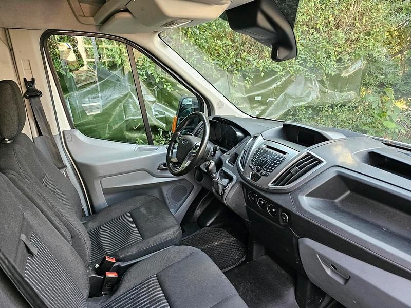 Gebraucht Ford Transit 131 PS (96 kW) 2018 Weiß Van / Kleinbus