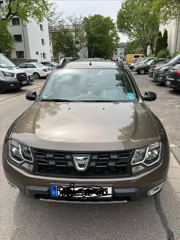 Second-hand Dacia Duster Black Shadow 125 CP (91 kW) 2017 Maro SUV