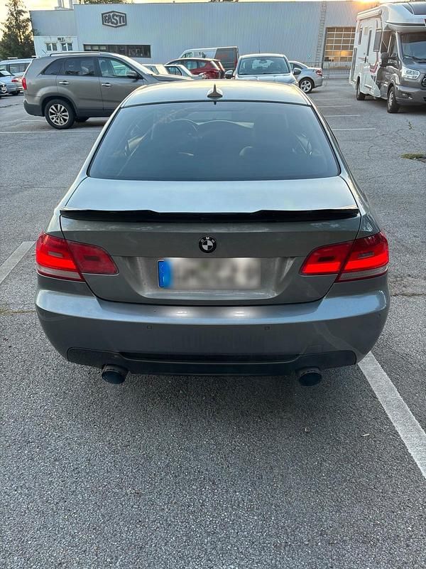 Gebraucht BMW 335 306 PS (225 kW) 2006 Grau Coupé