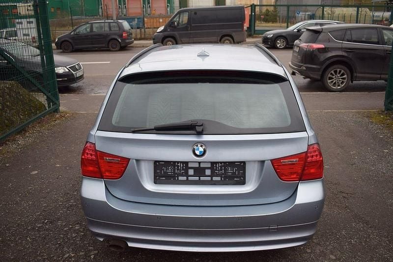 Gebraucht BMW 318 Comfort Edition 143 PS (105 kW) 2012 Blau Kombi
