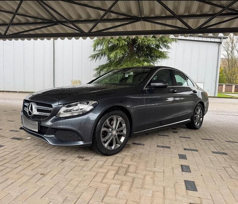Grau Gebraucht 2015 Mercedes C220 Avantgarde Limousine | 12.490 € (Superpreis) - Bild 1/4